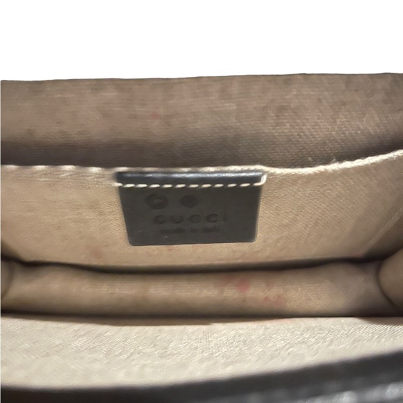 Gucci Interlocking GG crossbody bag w/ chain - Picture 4 of 8